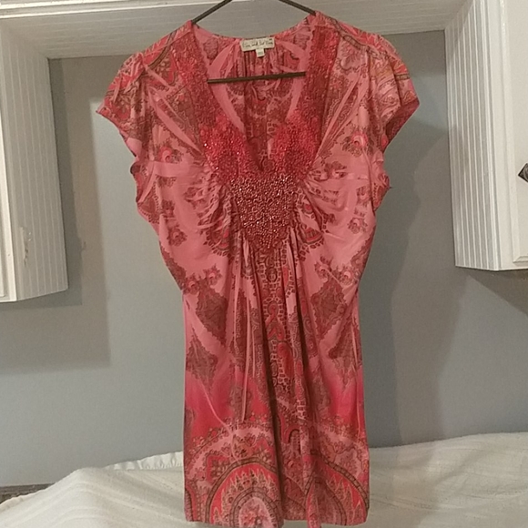 💥5 for $20💥Silky coral top by Live and let live. - Picture 2 of 6